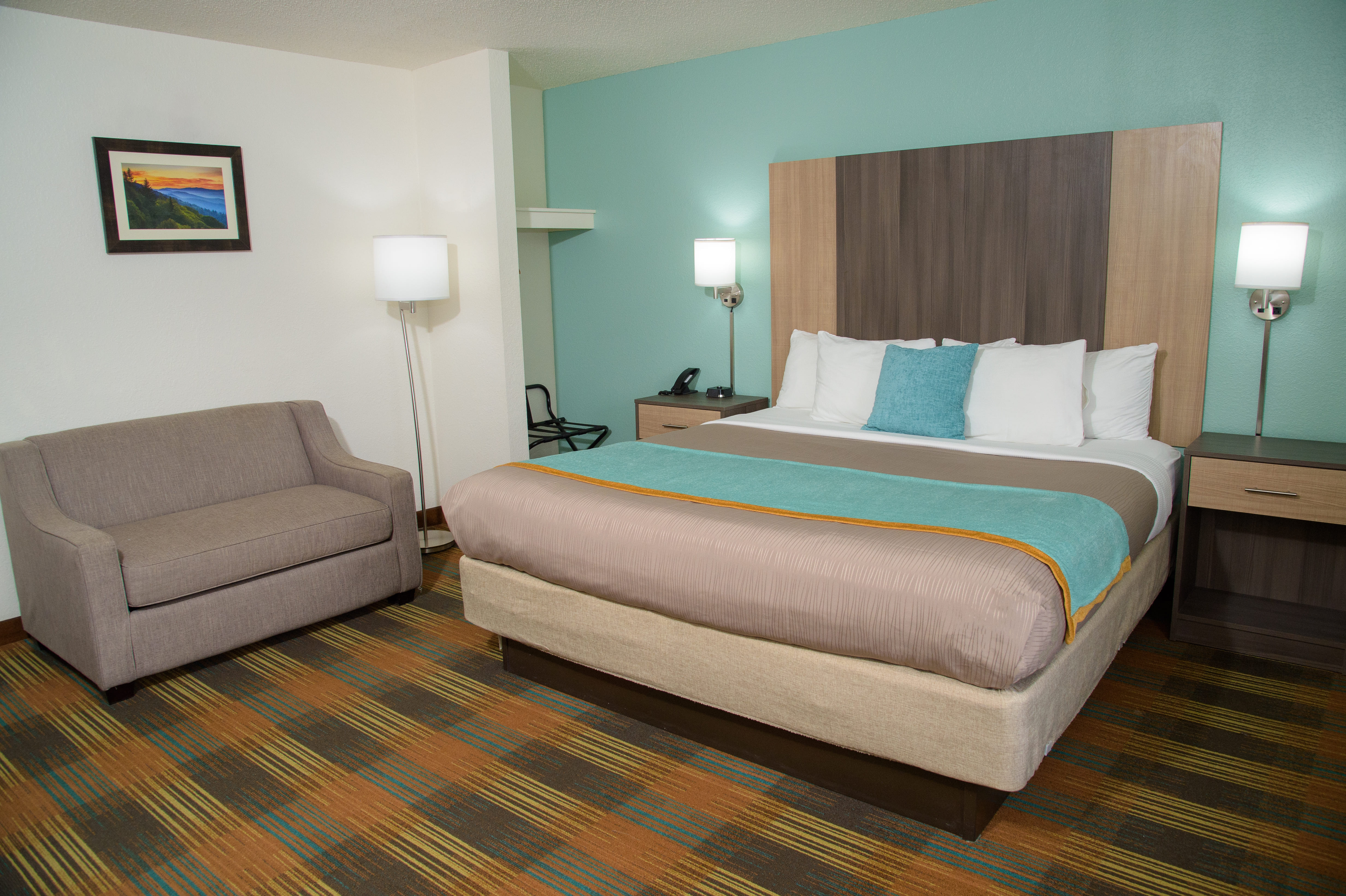 Pigeon River Inn king room