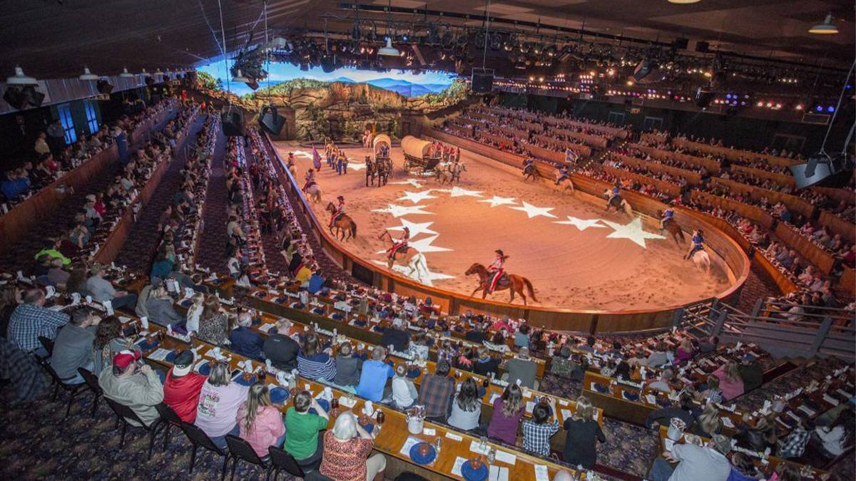 Dolly Parton’s Stampede